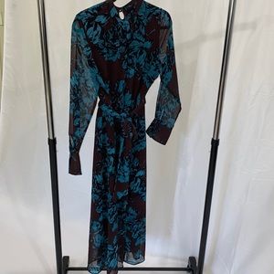 Who What Wear, size M, long sleeve floral dress